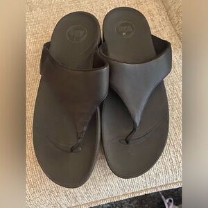 FitFlop Black Leather Thong Sandals